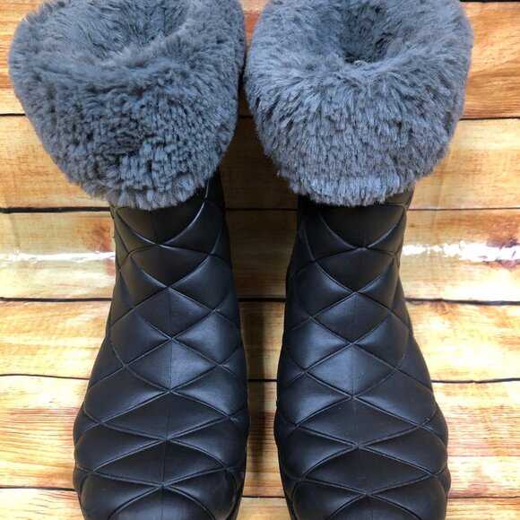 CROCS Black & Gray Quilted Design Rain Boots Faux Fur Trim Womens 7 (c7h) - Picture 2 of 10